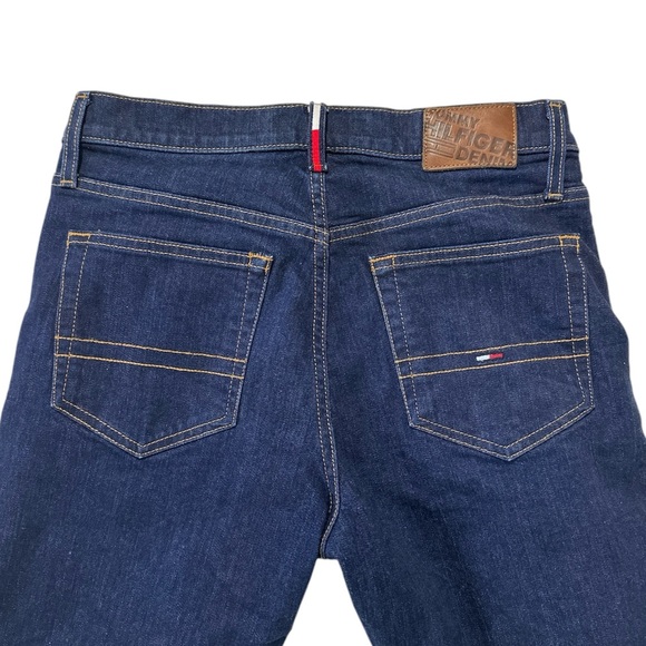 Tommy Hilfiger Men Athletic Tapered Jean - Picture 5 of 5